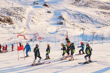 Los esquiadores madrileños dominan el Trofeo 50 Aniversario Alto Campoo