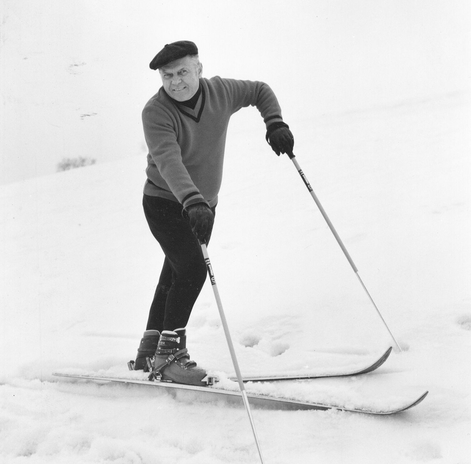 Josepp Lederer esquiando