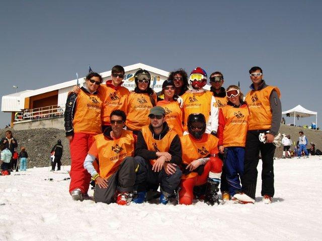 Fotografía del grupo de esquiadores del Club Siempre