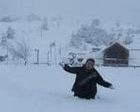 Con casi dos metros de nieve inaugurarán temporada en Argentina