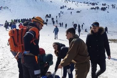 En Camino a Valle Nevado choque de trineos deja 5 lesionados, uno en riesgo vital