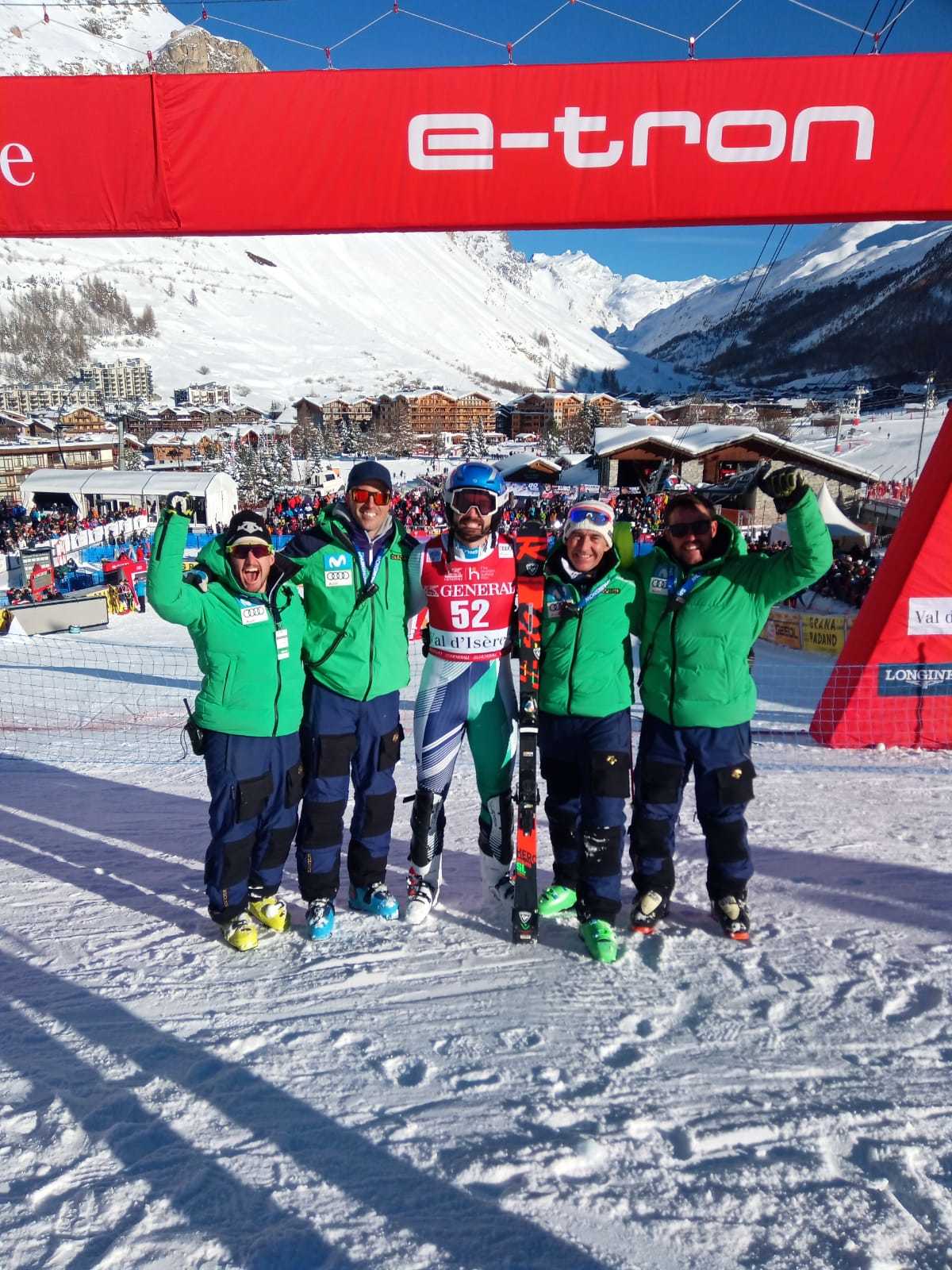 Quim salarich en la linea de meta del slalom de Val d'Isere 2021
