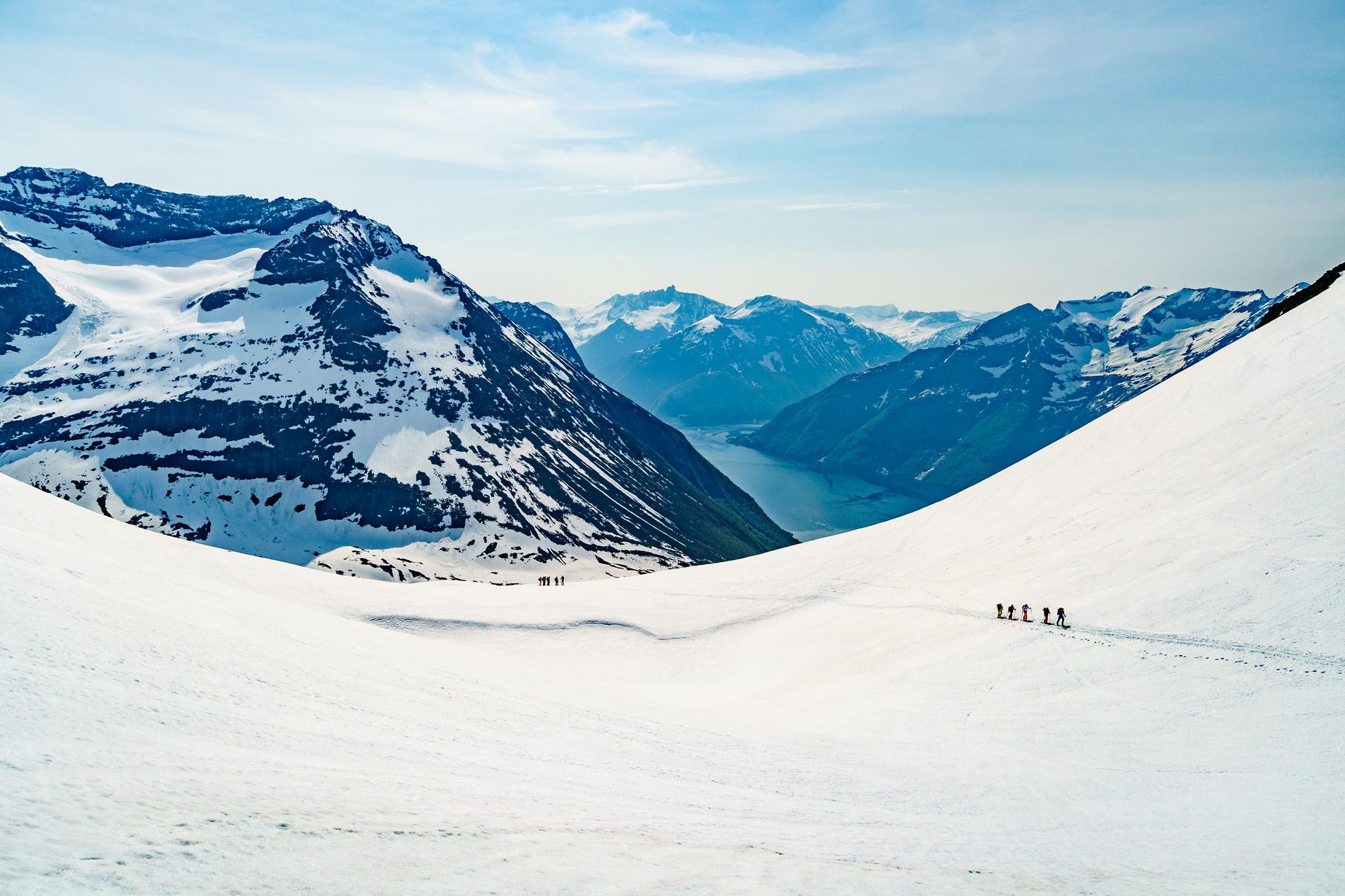 Esquiando en los fiordos de Noruega