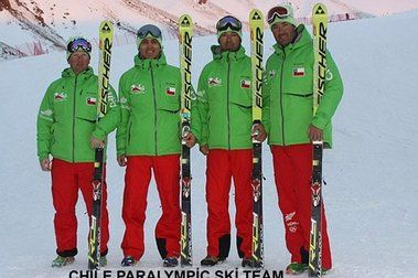 Chilenos terminan 25º y 32º en Slalom Paralímpico
