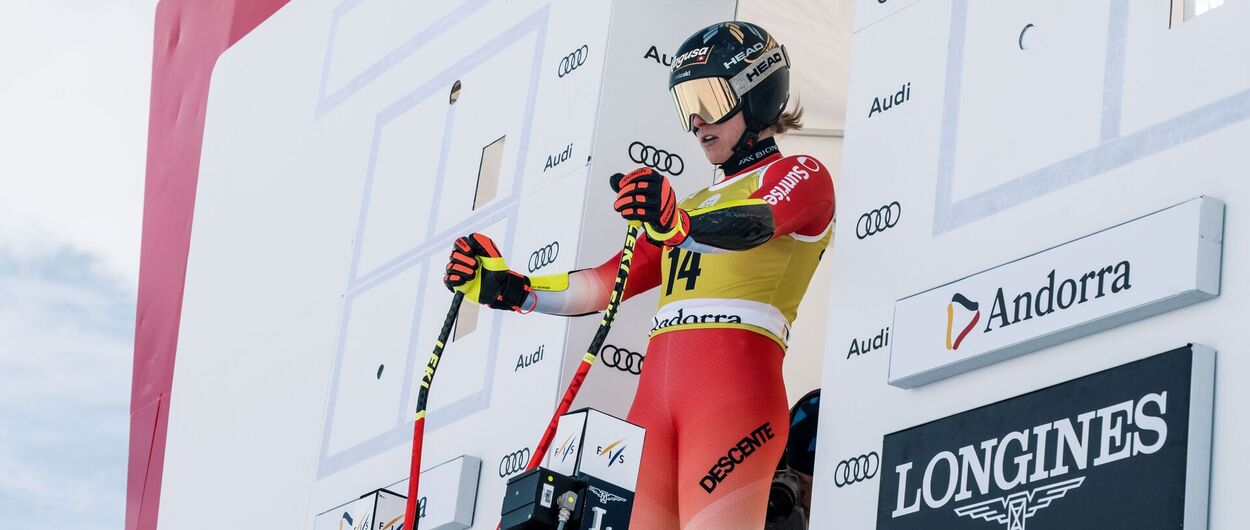 El esquiador Johan Clarey vuela a 120 km/h en la pista Aliga de El Tarter