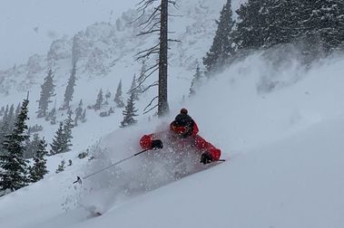 Los Ski Patrol de Silverton Mountain prueban el primer polvo de la temporada