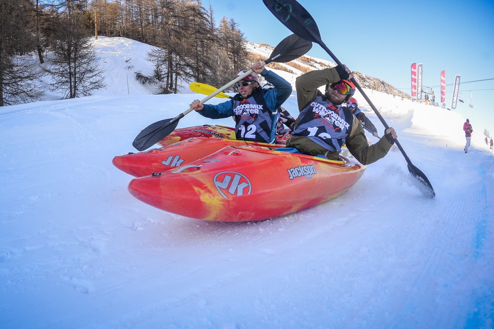 Competición de Kayak en nieve