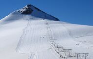Passo Stelvio abrirá su esquí de verano con casi un metro de nieve recién caida