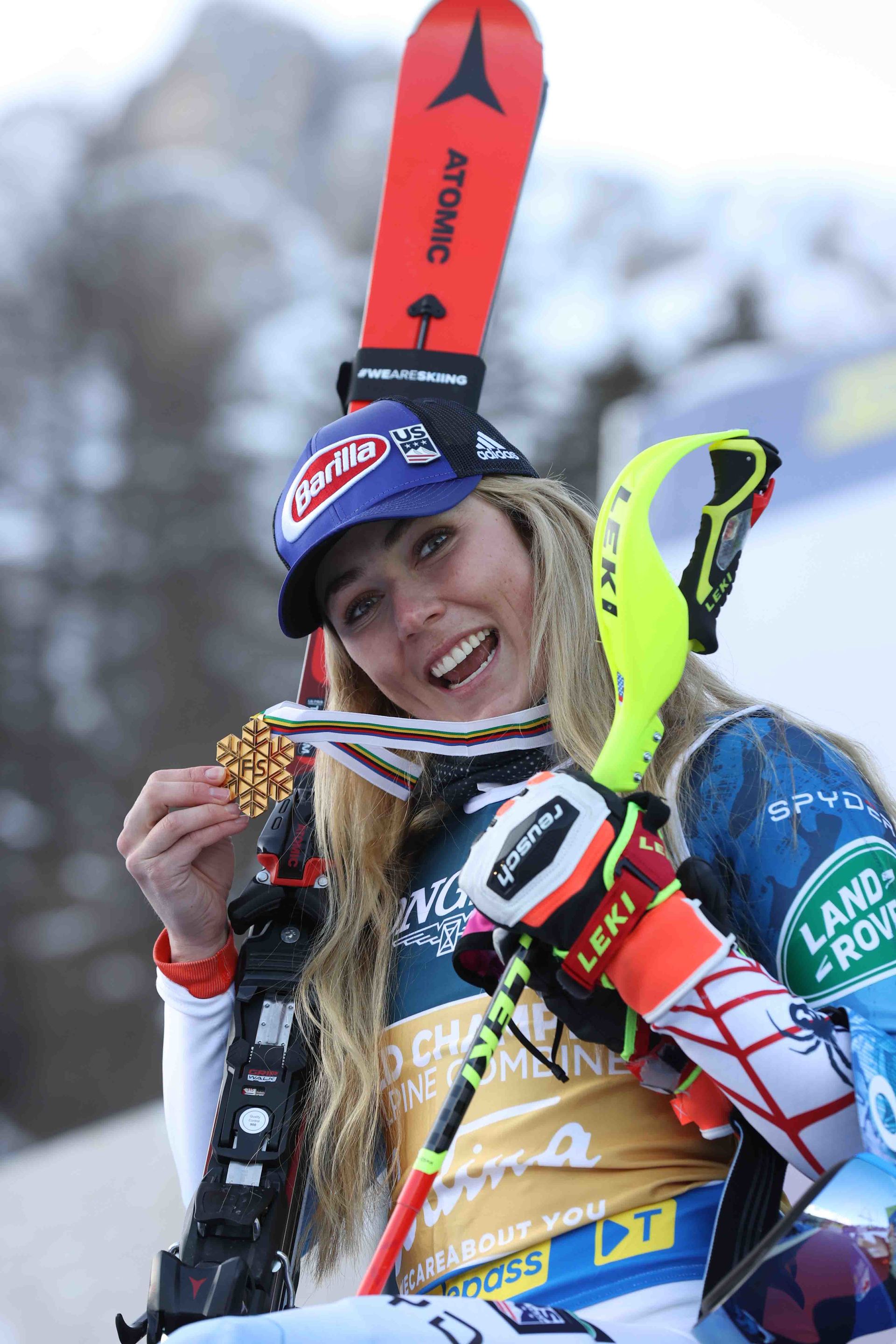 Mikaela Shiffrin con medalla de oro en Cortina d'Ampezzo 2021