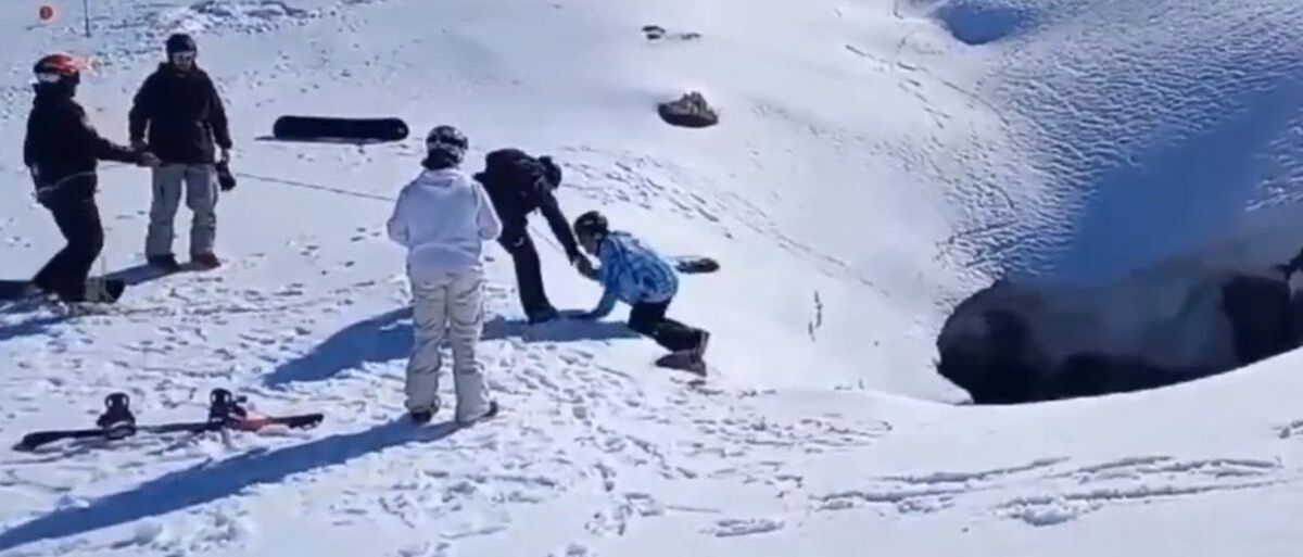 Rescatado un esquiador en Sierra Nevada que cayó a una poza de agua helada