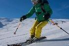 Vuelve la elegancia al esquí: pies juntos y giros suaves
