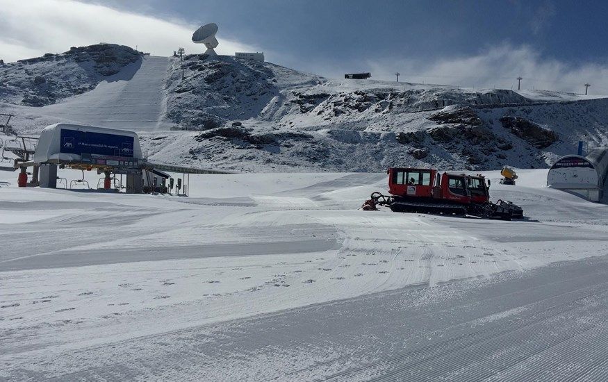 Sierra Nevada confirma su apertura de temporada de esquí el día 23