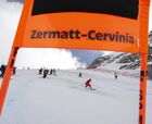 Zermatt se venga y prohíbe a los esquiadores profesionales entrenar en su glaciar