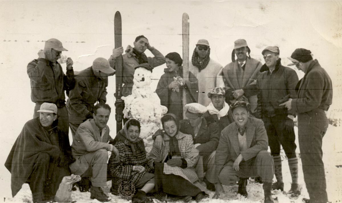 Esquiadores en el Ruíz en 1952. Fuente Centro de Historia de Manizales - La Patria.