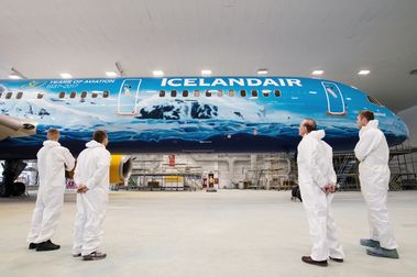 Icelandair recrea su nuevo avión como si fuera un glaciar
