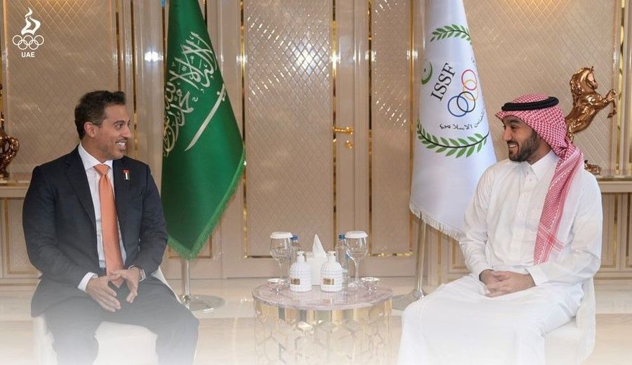 Ahmad Belhoul Al-Falasi, vicepresidente del Comité Olímpico Nacional de los EAU y el líder del Comité Olímpico y Paralímpico de Arabia Saudita, el príncipe Abdulaziz bin Turki Al-Faisal