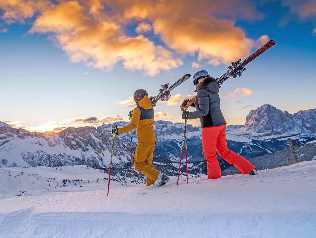 esquiadores en Val Gardena