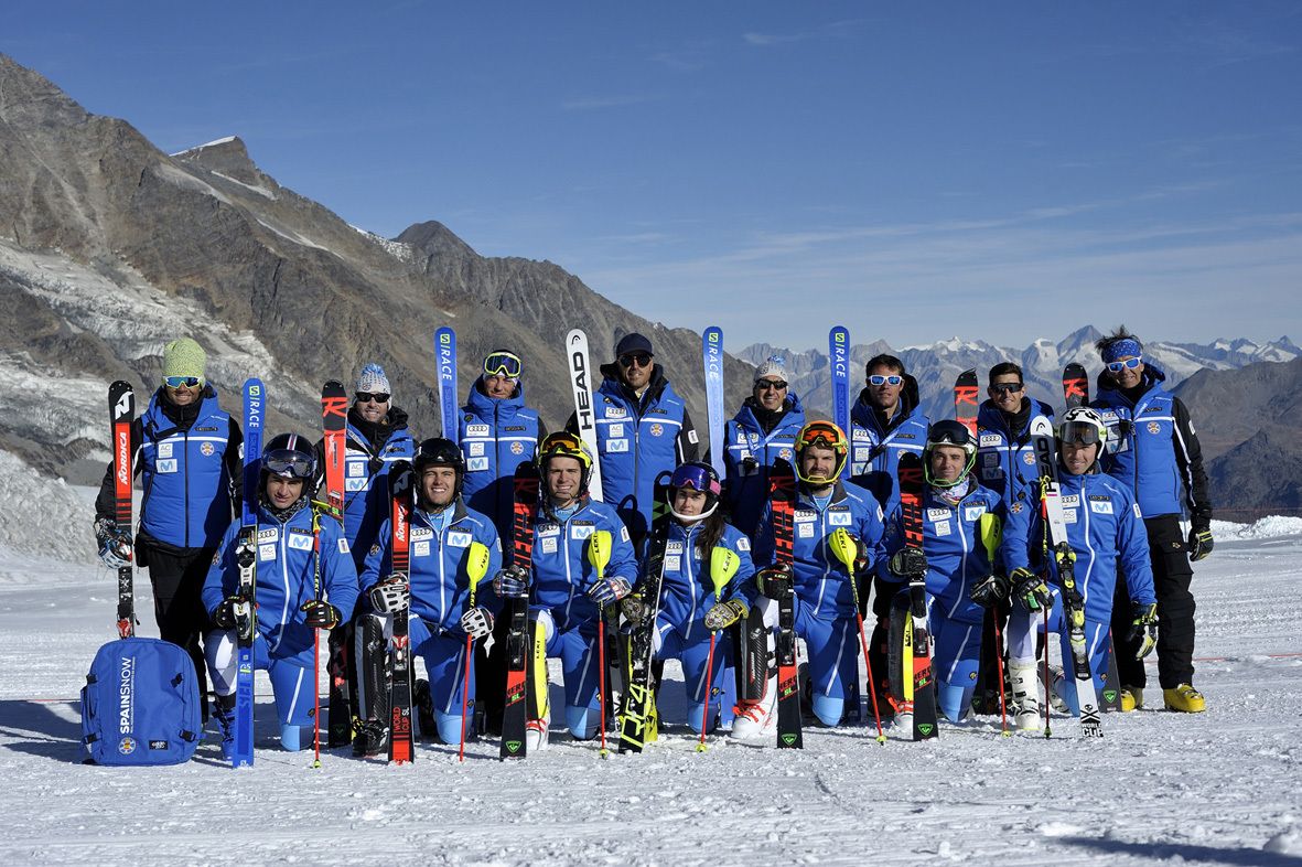 Integrantes del equipo masculino de esquí alpino español de la RFEDI