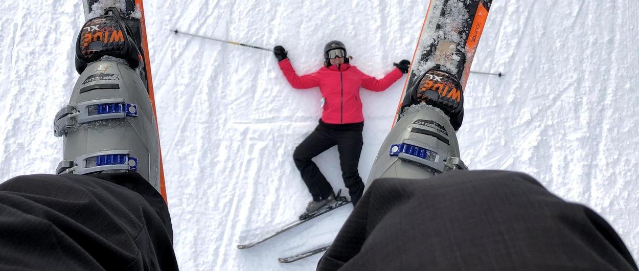 Casco obligatorio en Italia a todos los esquiadores menores de 18 años