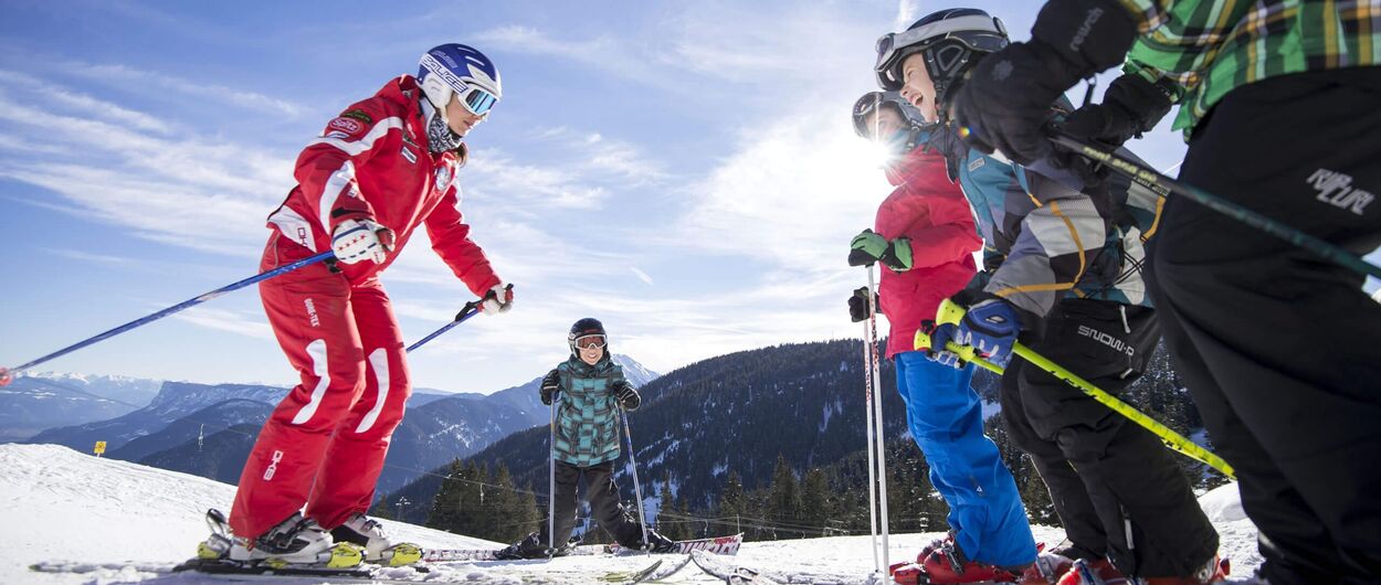 En Italia se podrá ser asistente de profesor de esquí a los 16 años