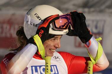 Jasmine Flury gana en Val d'Isère su primer Descenso de la Copa del Mundo
