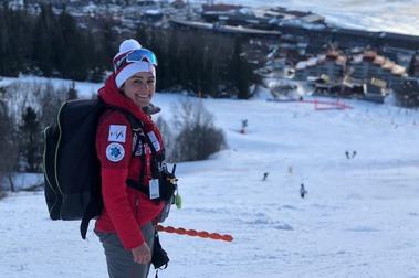 La selección femenina de esquí de Irán se va a Cortina sin entrenadora por el veto del marido