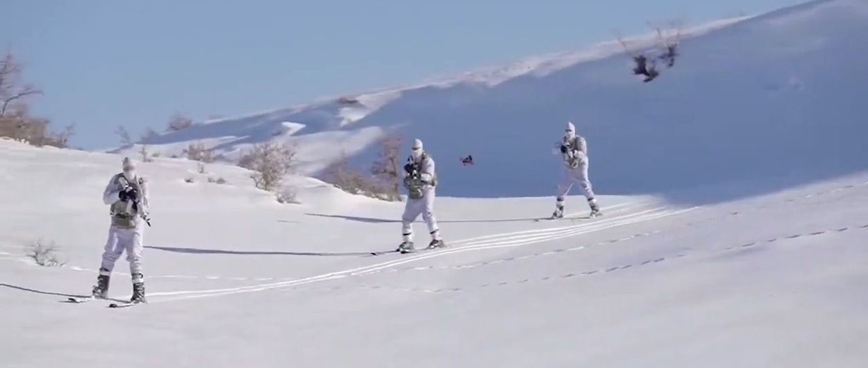 Hezbolá lanza un video mostrando su unidad de esquiadores combatientes