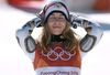 La snowboarder Ester Ledecka gana el oro olímpico del Super-G en esquí