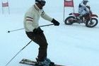 Los esquís se enfrentaron a la motocicleta en Grandvalira