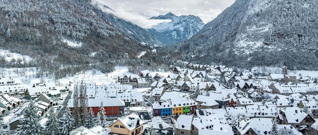 El turismo de esquí ya no fija población en la montaña