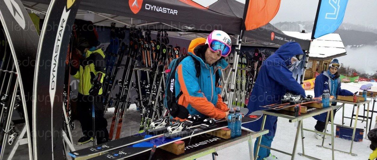 Un curso de skiman para aprender de verdad a reparar tus esquís.