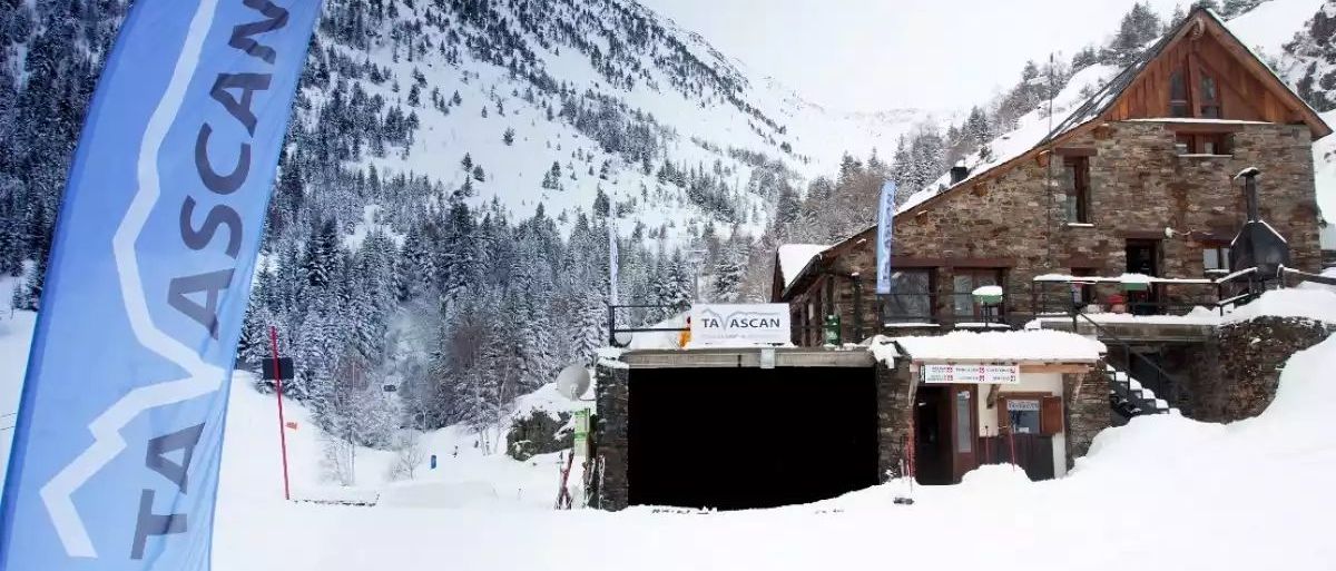 Tavascán se beneficia de las pocas nevadas y recibe más esquiadores