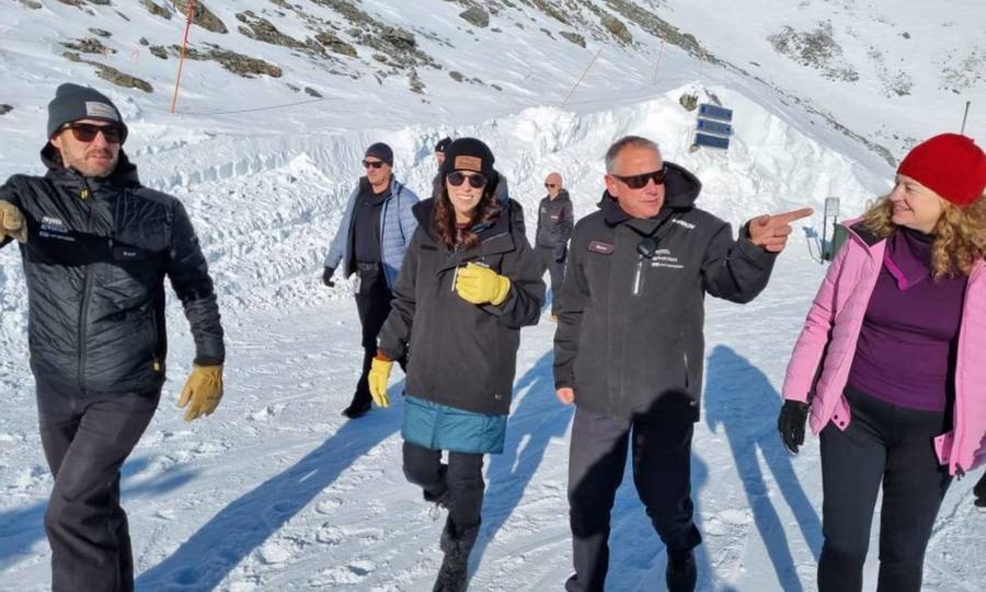 Jacinda Ardern en esquí 2022