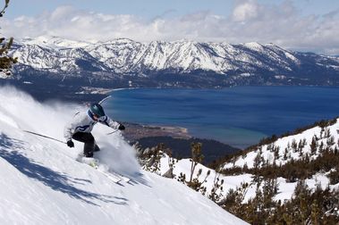 Temporada récord de esquiadores en las estaciones de California y Nevada