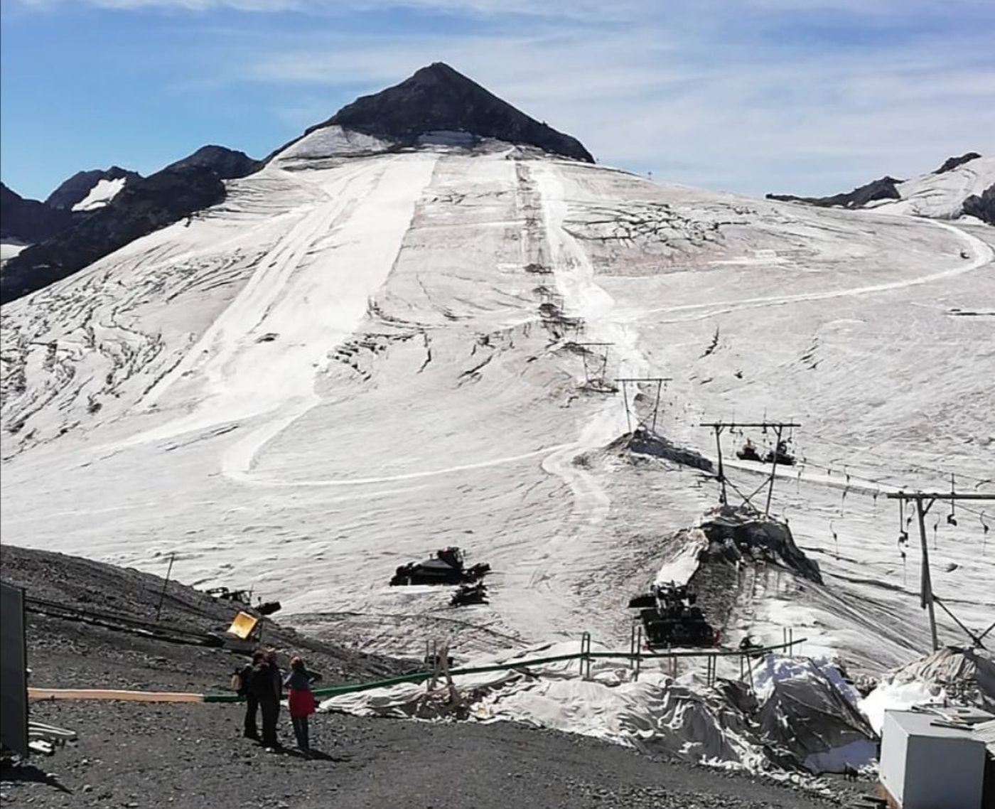 L’Italia apre i suoi ghiacciai per sciare sul Passo Stelvio e sulla Val Canales