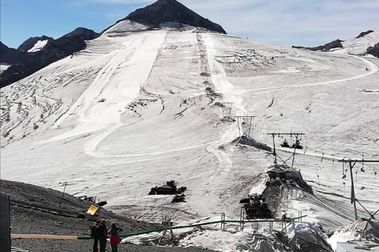 Italia abre sus glaciares para esquiar en Paso Stelvio y Val Senales