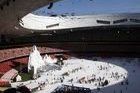 Convierten el Estadio de Pekín en un inmenso parque de nieve
