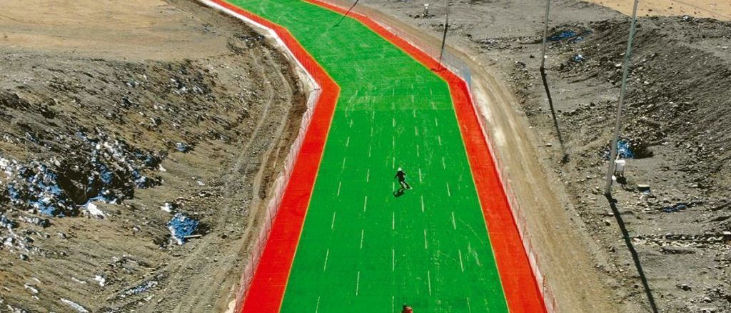 Chechenia inaugura la pista de esquí seco más larga del mundo