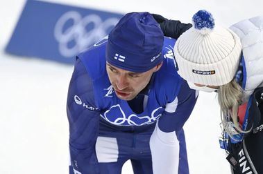 Al esquiador de fondo Remi Lindholm se le congela el pene en Pekin 2022