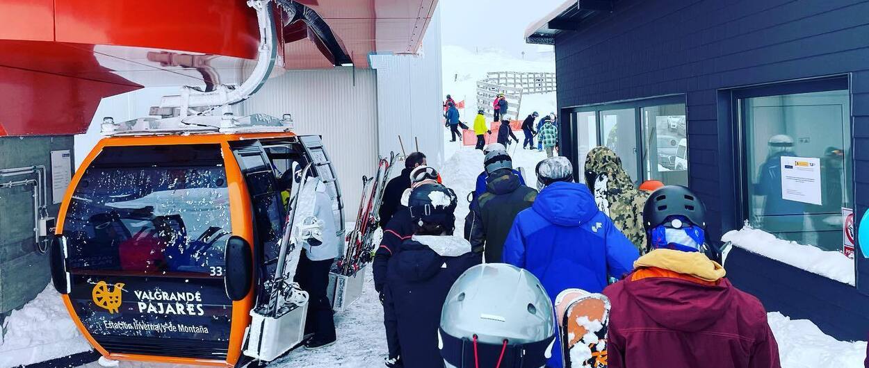 El nuevo telecabina Cuitu Negru impulsa el número de esquiadores en Valgrande-Pajares