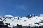 San Isidro recibe casi 1.500 esquiadores pese al mal tiempo
