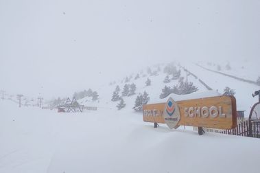 Valdesquí reabrirá su temporada de esquí con un metro de nieve recién caida