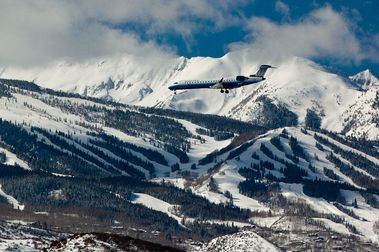 American Airlines conecta vía aérea las estaciones de esquí de Aspen y Vail