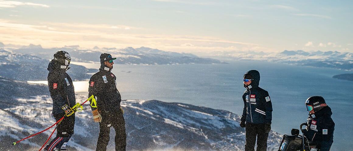 Helly Hansen equipará al equipo de esquí noruego sustituyendo a Phenix