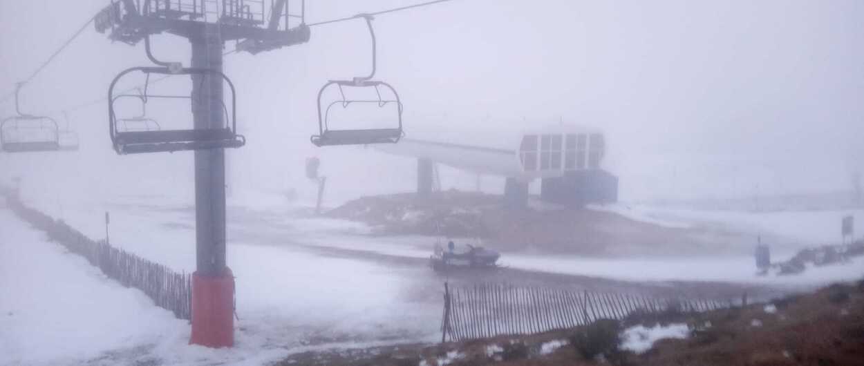 Fiasco en Manzaneda. La lluvia derrite el inicio de la temporada de esquí