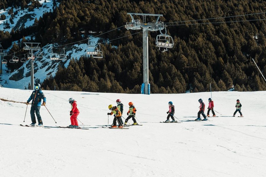 Clases de esquí escolar en Grandvalira y Andorra