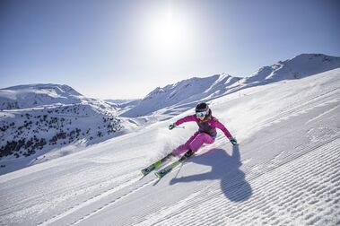 Las estaciones de esquí del Pirineo de Aragón preparan un fin de semana de nevadas