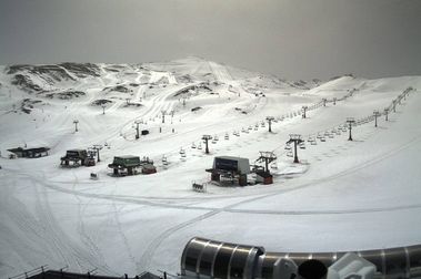 Sierra Nevada acaba Semana Santa con 53.000 esquiadores y alta ocupación