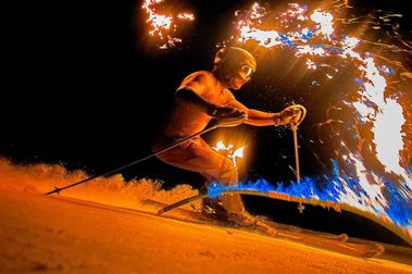 El esquiador Julien Lizeroux 'prende fuego' a La plagne