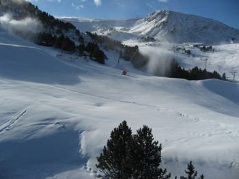 Nieve artifical en la estación de esquí de Soldeu